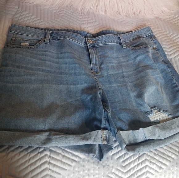 cuffed denim shorts - plus size - Picture 2 of 3